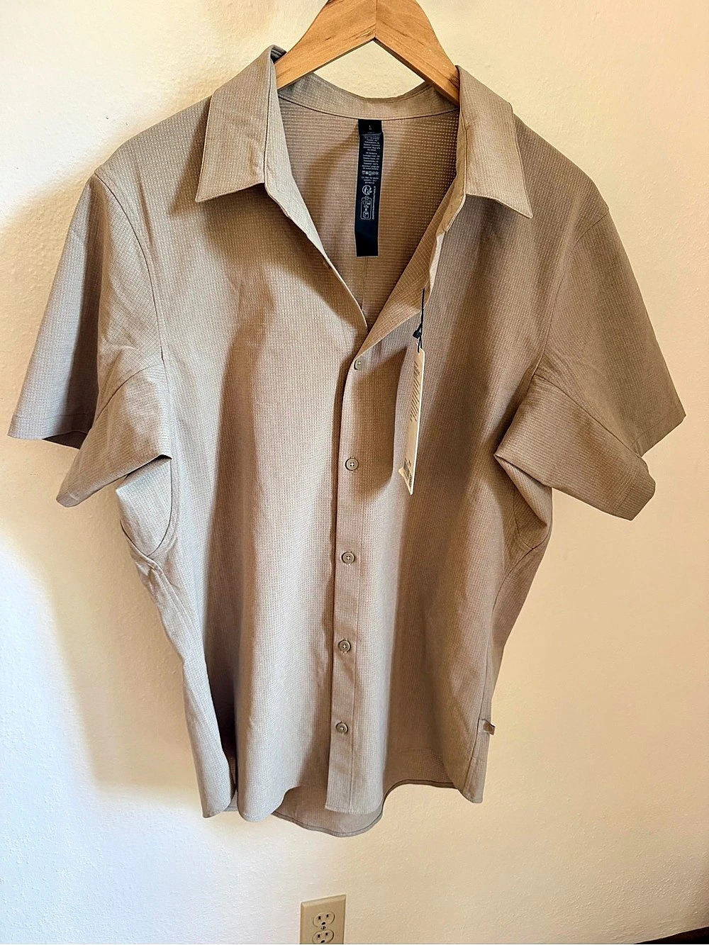 Lululemon Airing Easy Short Sleeve Shirt Beige Large